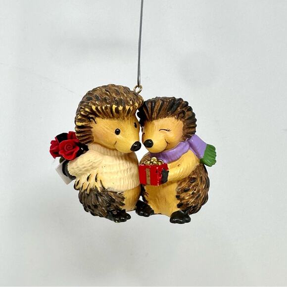 Vintage Hallmark Hedgehog Couple Christmas Ornament Stuck on You 2003 - Picture 4 of 9